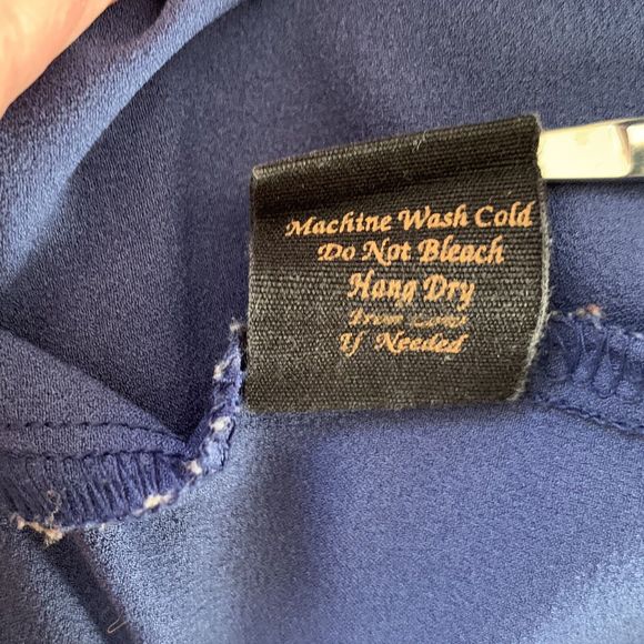 Mine Pullover Blouse Sz S Button Flyaway Back Blue Long Tab Roll Sleeves Career - Picture 12 of 12